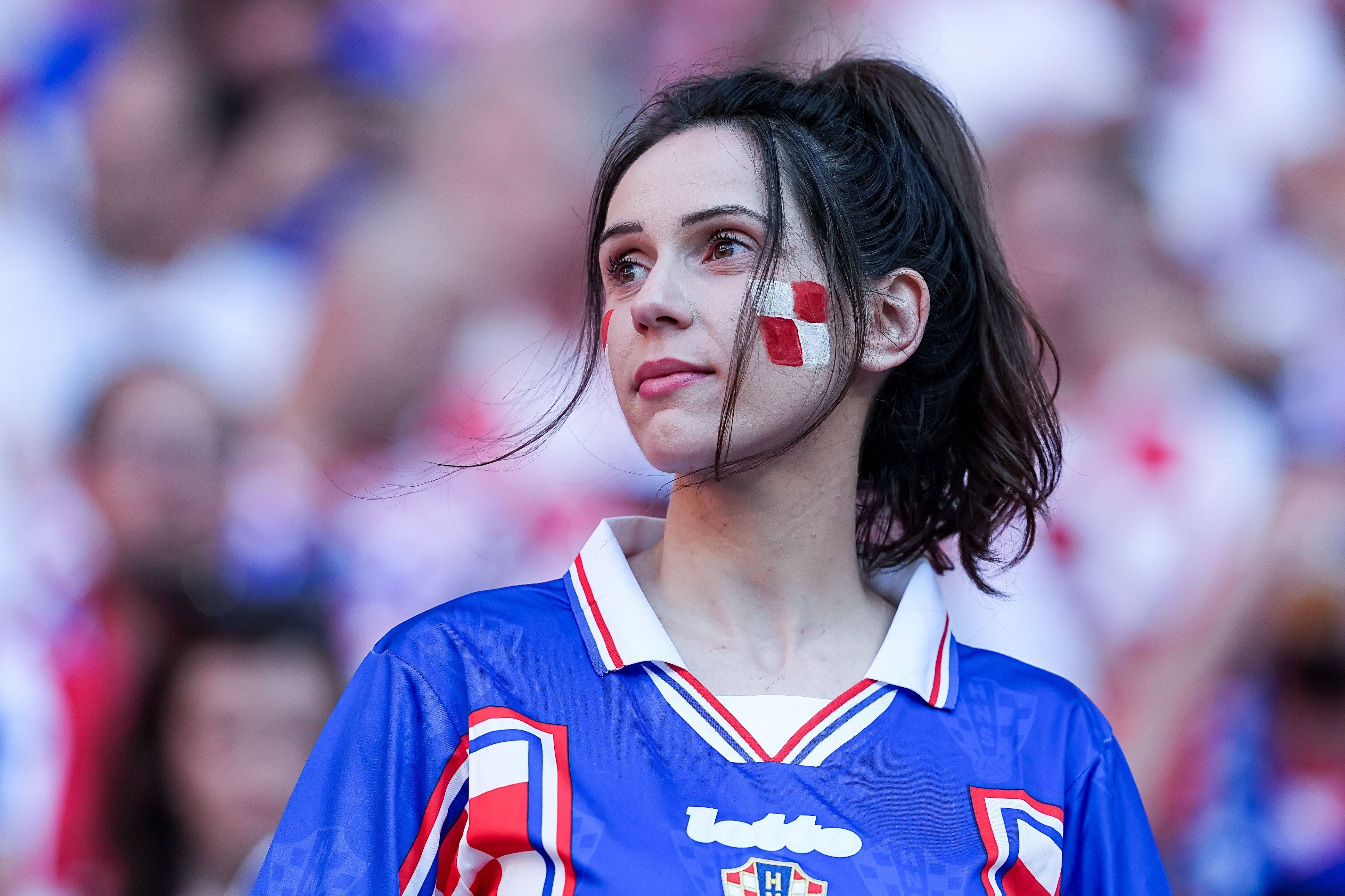 比利时挑战克罗地亚,球迷心情高涨 比利时挑战克罗地亚,球迷心情高涨