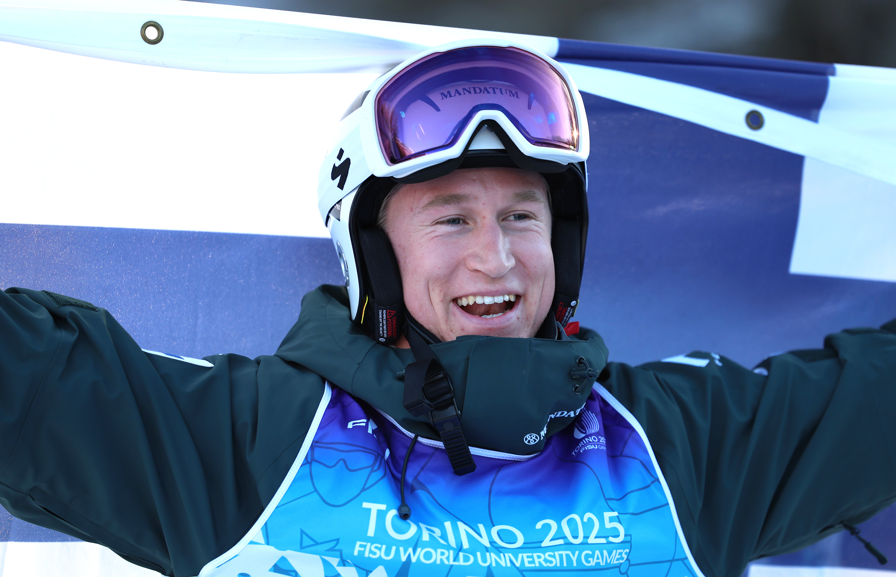 包含加拿大滑雪选手夺冠,赛后情绪激动的词条 包含加拿大滑雪选手夺冠,赛后情绪激动的词条