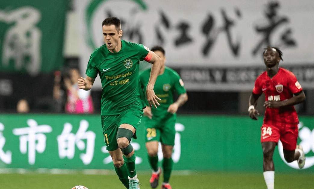 包含伊朗劲旅展现实力，向前迈进半决赛的词条