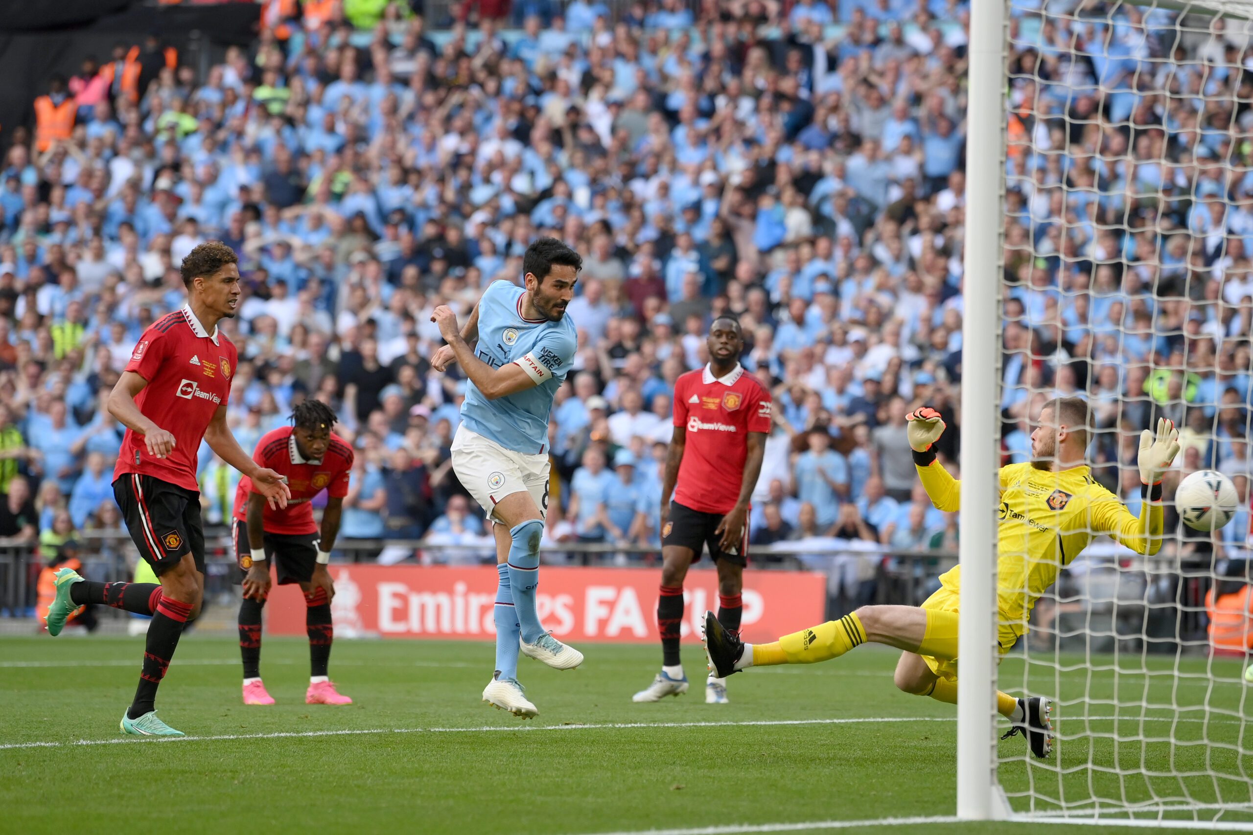 曼城横扫马赛，孔蒂惊艳世界