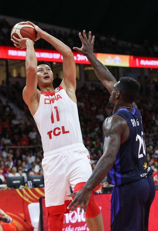 公牛险胜青岛队,易建联带队取胜的简单介绍 公牛险胜青岛队,易建联带队取胜的简单介绍