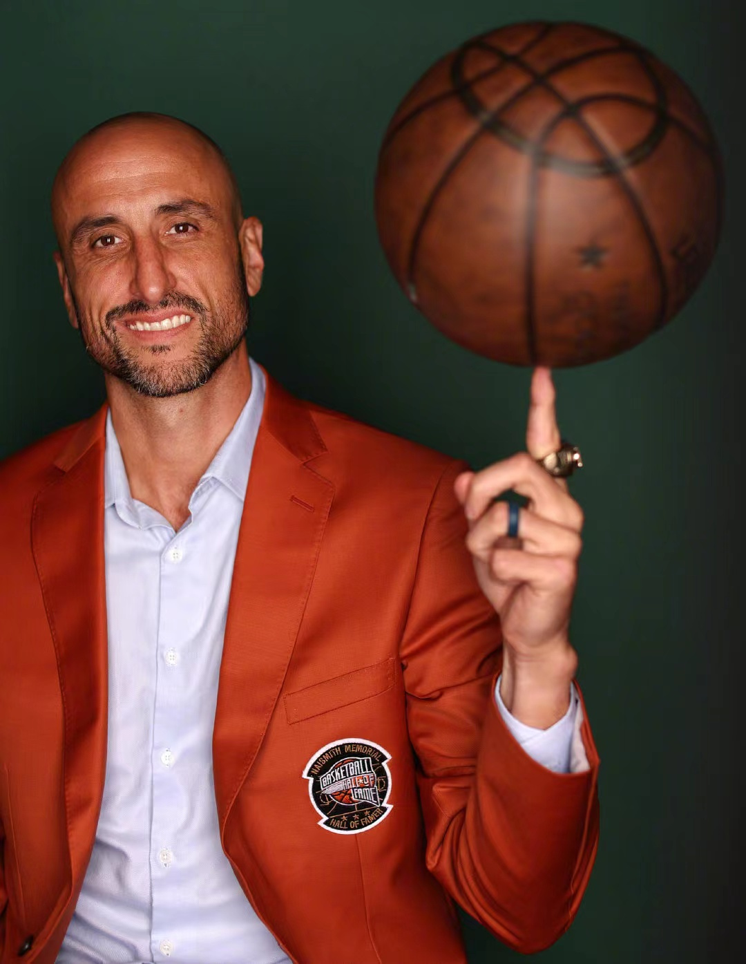 阿根廷篮球名将获得荣誉，成为国家骄傲