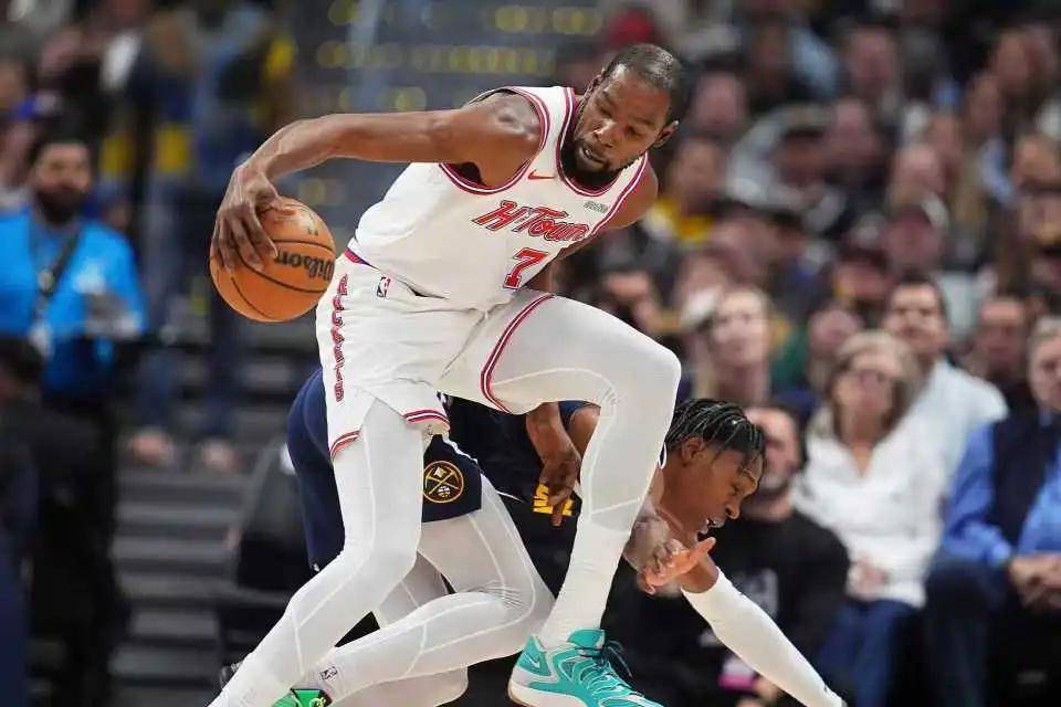 爱游戏在线-包含火箭碾压凯尔特人，约基奇惊艳四座的词条