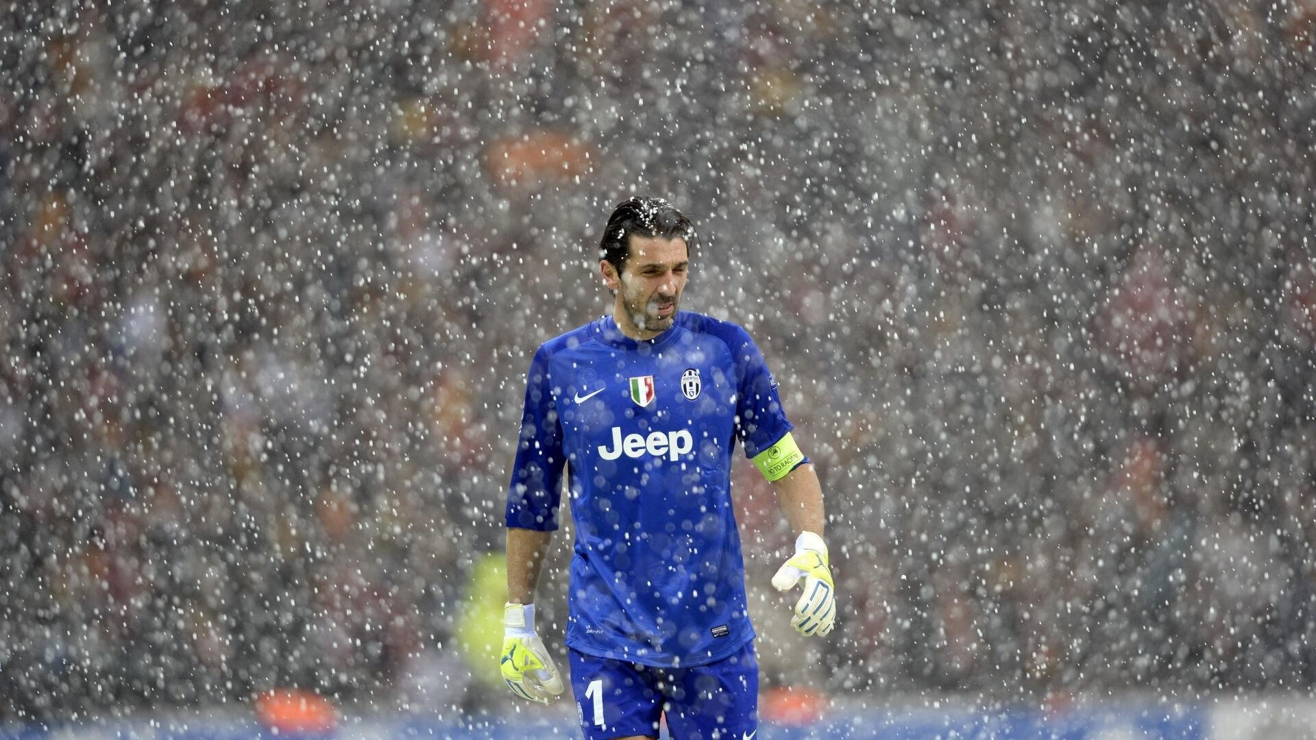 欧冠半决赛焦点战，巴黎连续得分压制拉齐奥，战术革新与意志的胜利